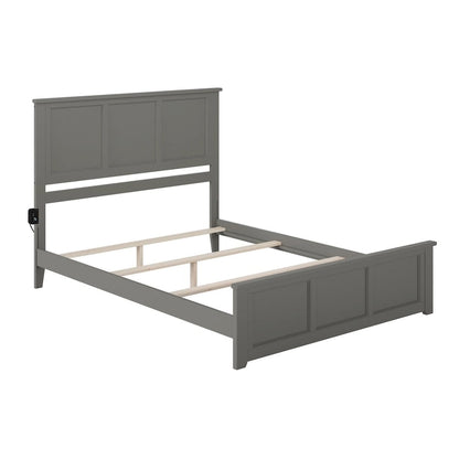 Lit plateforme en bois massif avec pied de lit, chargeur USB et lattes – 5 couleurs, 5 tailles