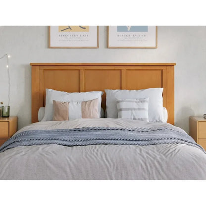 Lit plateforme en bois massif avec pied de lit, chargeur USB et lattes – 5 couleurs, 5 tailles