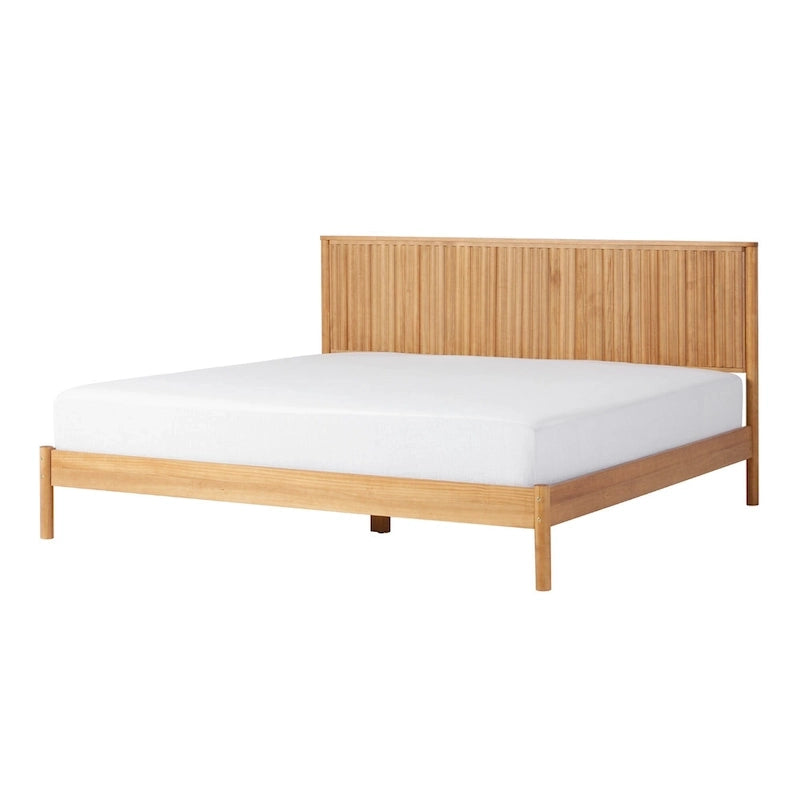 Lit plateforme King en pin massif de style transitoire avec tête de lit cannelée – Aucun sommier requis