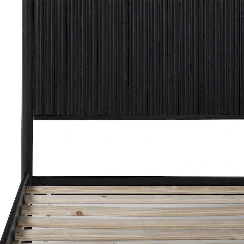 Lit plateforme King en pin massif de style transitoire avec tête de lit cannelée – Aucun sommier requis